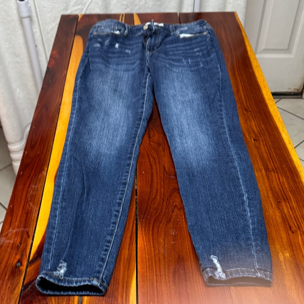 True Craft Distressed Dark Blue Cropped Jeans PP66